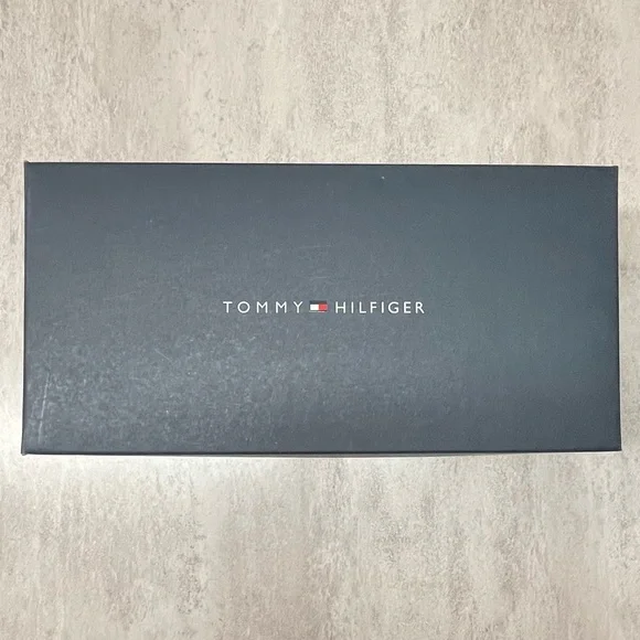 Tommy Hilfiger Black and Tan Sandals Toe Tong Buckle Gold Hardware size 9 - Picture 5 of 8